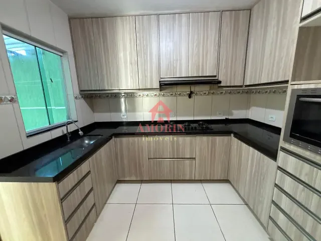 Sobrado com 122m² 3 quartos e 3 banheiros, para alugar, no bairro Fazendinha em Curitiba