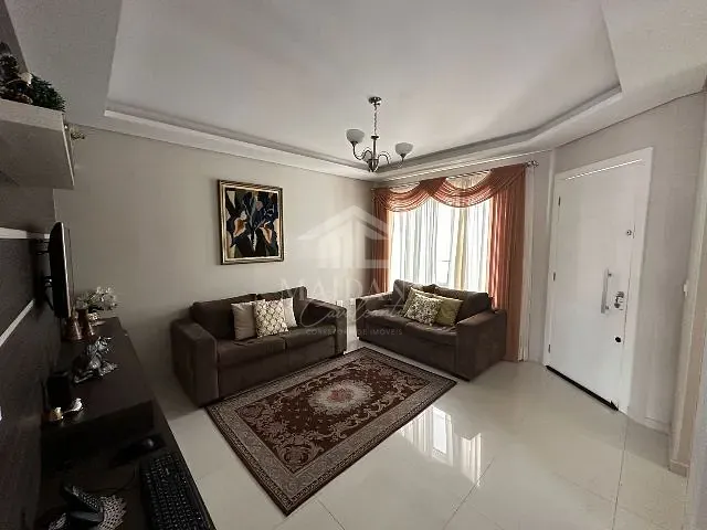 Sobrado com 188m² 3 quartos e 2 banheiros, à venda, no bairro Aristocrata em São José dos Pinhais
