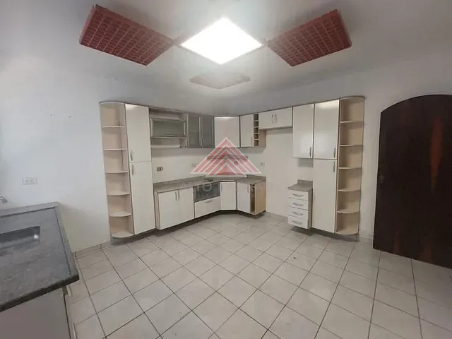 Sobrado com 240m² 2 quartos e 1 banheiro, à venda, no bairro Vila Bocaina em Mauá