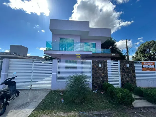 Sobrado com 168m² 4 quartos e 2 banheiros, à venda, no bairro Dos Estados em Guarapuava
