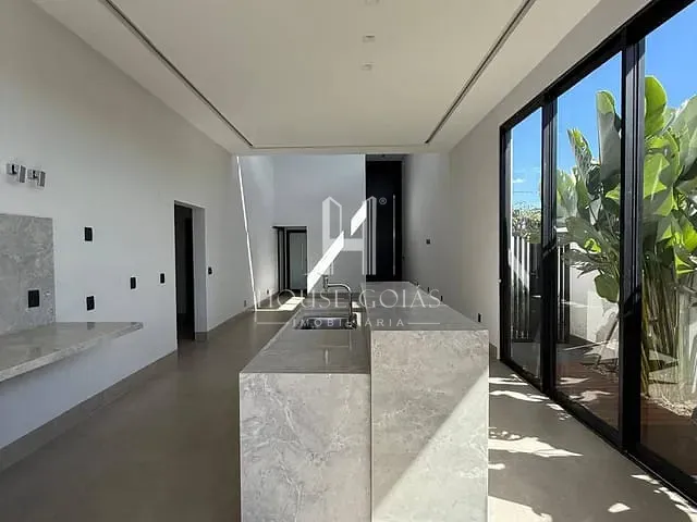 Casa com 360m² 3 quartos e 4 banheiros, à venda, no bairro Condomínio Terras Alpha Anápolis em Anápolis