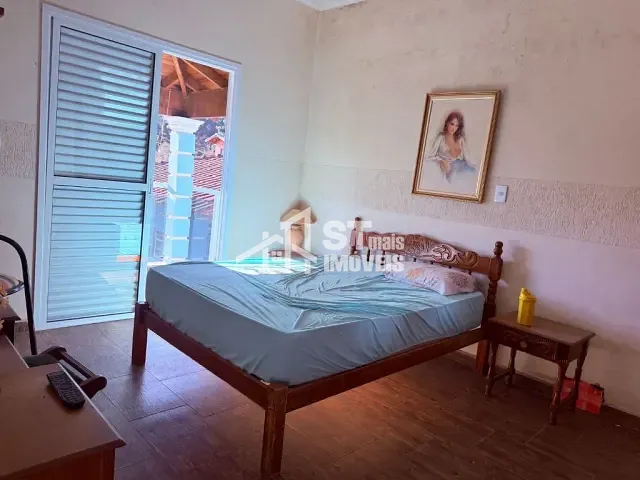 Sobrado com 300m² 4 quartos e 2 banheiros, à venda, no bairro Clube UVA em Andradas
