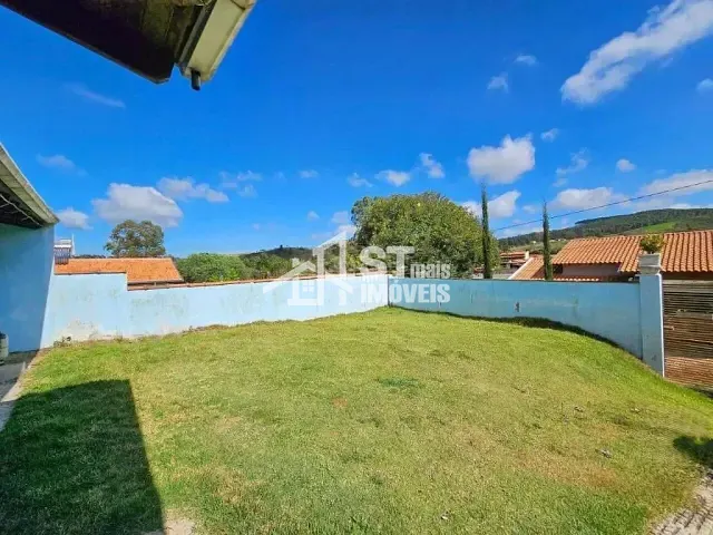 Sobrado com 300m² 4 quartos e 2 banheiros, à venda, no bairro Clube UVA em Andradas