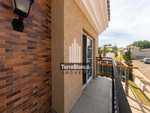 Sobrado com 150m² 3 quartos e 2 banheiros, à venda, no bairro Colônia Dona Luiza em Ponta Grossa