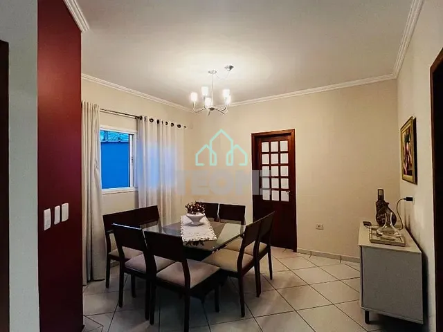 Sobrado com 260m² 3 quartos e 2 banheiros, à venda, no bairro Jardim Maria Augusta em Taubaté