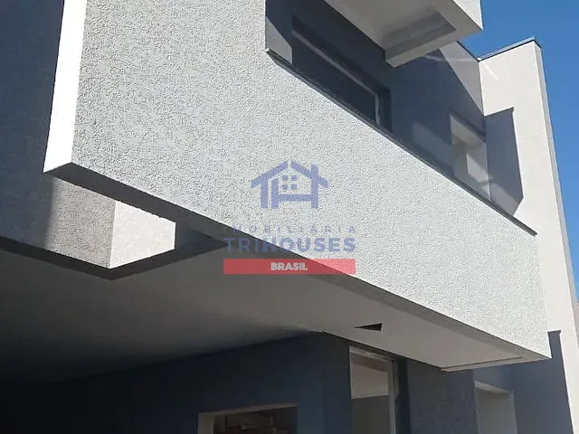 Sobrado com 130m² 3 quartos e 2 banheiros, à venda, no bairro Parque da Fonte em São José dos Pinhais