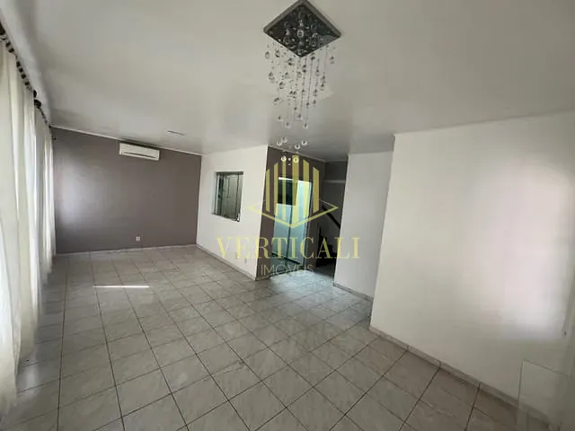 Sobrado com 430m² 5 quartos e 4 banheiros, para alugar, no bairro Dom Aquino em Cuiabá