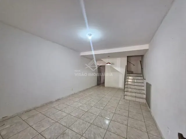 Sobrado 2 quartos e 2 banheiros, à venda, no bairro Setor Residencial Sul em Sinop