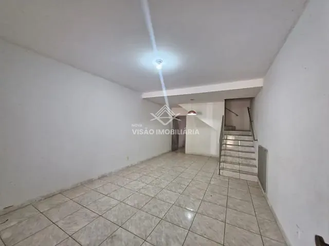 Sobrado 2 quartos e 2 banheiros, à venda, no bairro Setor Residencial Sul em Sinop
