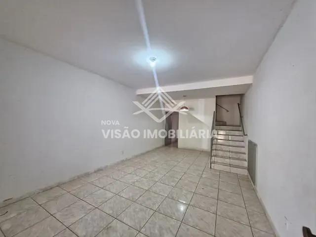 Sobrado 2 quartos e 2 banheiros, à venda, no bairro Setor Residencial Sul em Sinop