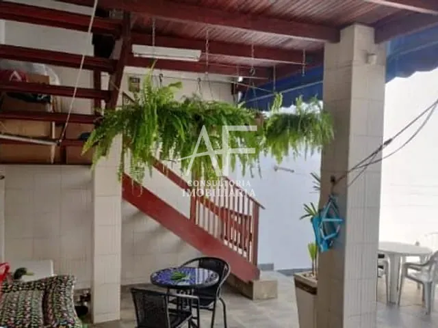 Sobrado com 250m² 3 quartos e 2 banheiros, à venda, no bairro Jardim Independência em Taubaté