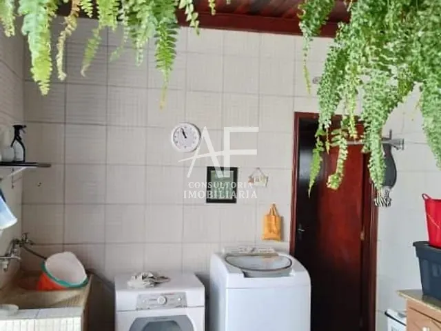 Sobrado com 250m² 3 quartos e 2 banheiros, à venda, no bairro Jardim Independência em Taubaté