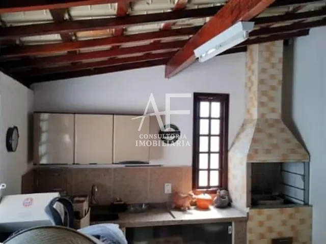 Sobrado com 250m² 3 quartos e 2 banheiros, à venda, no bairro Jardim Independência em Taubaté
