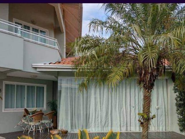 Sobrado com 182m² 3 quartos e 2 banheiros, à venda, no bairro Dom Bosco em Itajaí