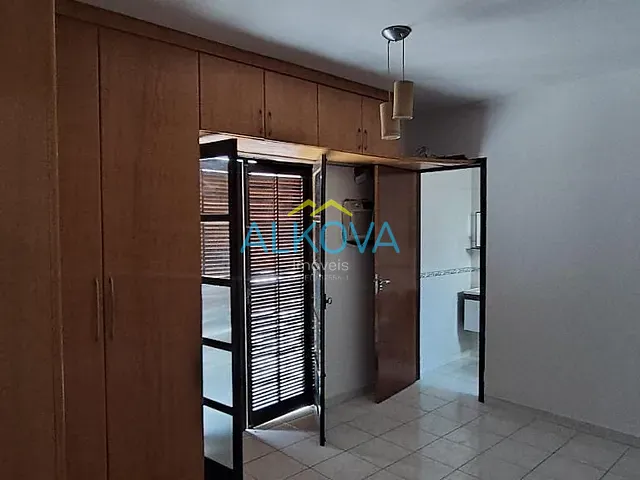 Sobrado com 170m² 3 quartos e 2 banheiros, à venda ou para alugar, no bairro Cidade Morumbi em São José dos Campos