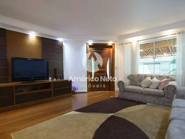Sobrado com 250m² 4 quartos e 2 banheiros, à venda, no bairro Parque Sao Vicente em Mauá
