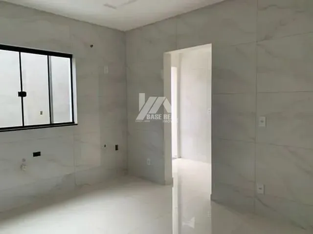 Sobrado com 121m² 3 quartos e 2 banheiros, à venda, no bairro Contorno em Ponta Grossa