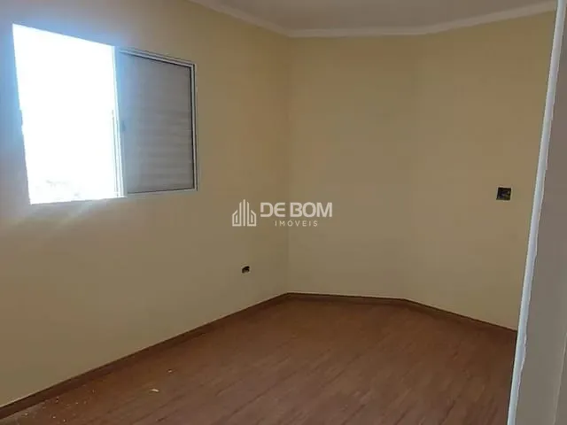 Sobrado 3 quartos e 3 banheiros, à venda, no bairro Jardim Bandeirantes em Poços de Caldas