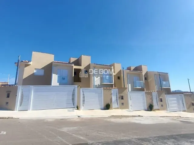 Sobrado 3 quartos e 3 banheiros, à venda, no bairro Jardim Bandeirantes em Poços de Caldas