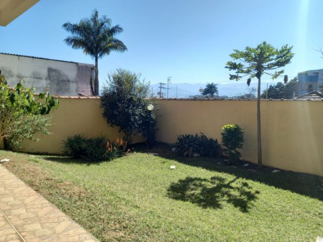 Sobrado com 300m² 4 quartos e 2 banheiros, à venda, no bairro Jardim Boa Vista em Pindamonhangaba