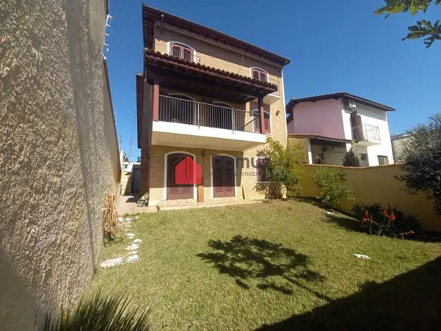 Sobrado com 300m² 4 quartos e 2 banheiros, à venda, no bairro Jardim Boa Vista em Pindamonhangaba