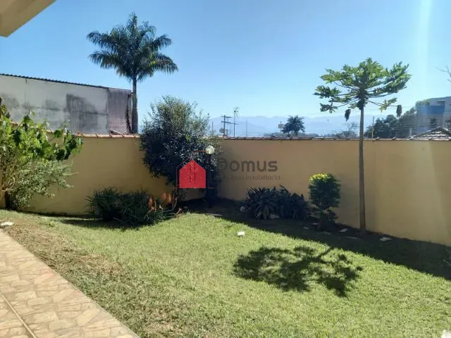 Sobrado com 300m² 4 quartos e 2 banheiros, à venda, no bairro Jardim Boa Vista em Pindamonhangaba