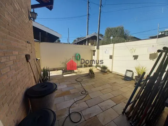 Sobrado com 300m² 4 quartos e 2 banheiros, à venda, no bairro Jardim Boa Vista em Pindamonhangaba