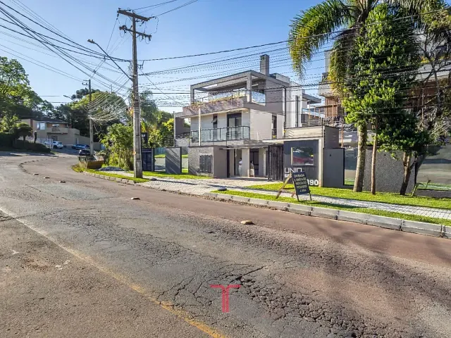 Sobrado com 115m² 3 quartos e 4 banheiros, à venda, no bairro Campo Comprido em Curitiba