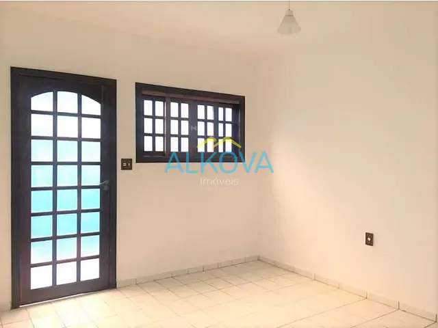 Sobrado com 170m² 3 quartos e 2 banheiros, à venda ou para alugar, no bairro Cidade Morumbi em São José dos Campos