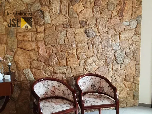 Sobrado com 250m² 3 quartos e 2 banheiros, à venda, no bairro Vila Antônio Augusto Luiz em Caçapava