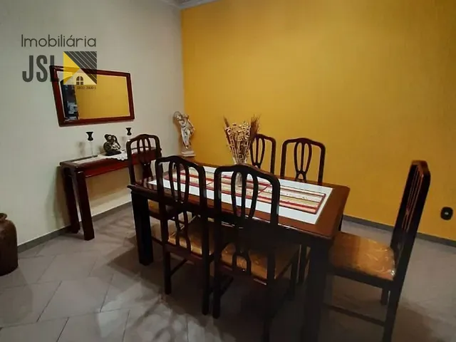 Sobrado com 250m² 3 quartos e 2 banheiros, à venda, no bairro Vila Antônio Augusto Luiz em Caçapava