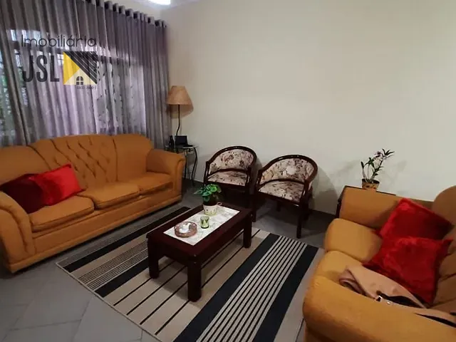 Sobrado com 250m² 3 quartos e 2 banheiros, à venda, no bairro Vila Antônio Augusto Luiz em Caçapava