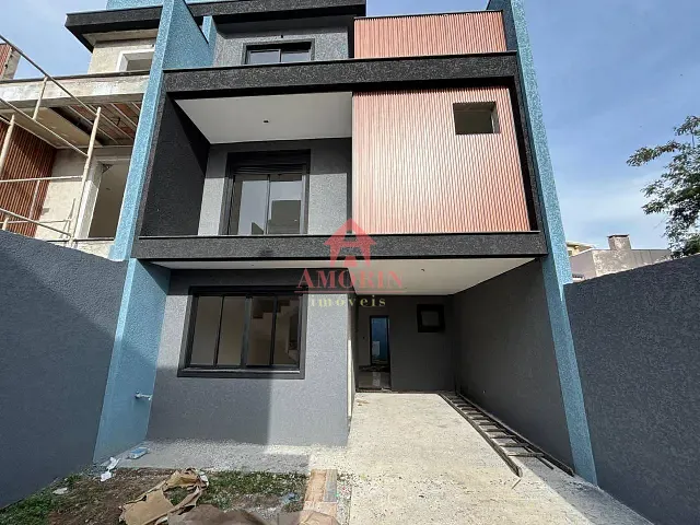 Sobrado com 150m² 3 quartos e 4 banheiros, à venda, no bairro Fazendinha em Curitiba