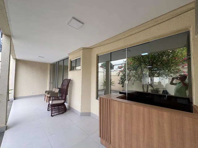 Sobrado com 558m², para alugar, no bairro Jardim América em Goiânia