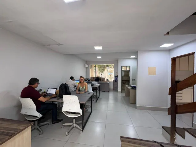 Sobrado com 558m², para alugar, no bairro Jardim América em Goiânia