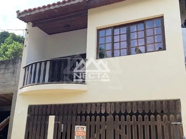 Sobrado com 250m² 3 quartos e 3 banheiros, à venda, no bairro Enseada em São Sebastião