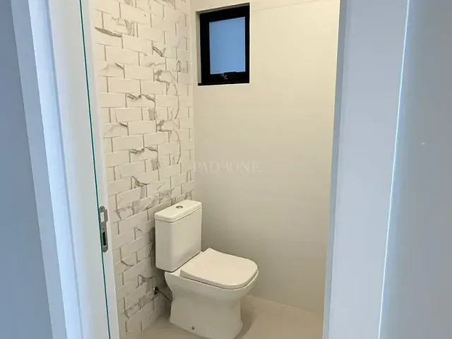 Sobrado com 143m² 3 quartos e 2 banheiros, à venda, no bairro Nova Esperança em Balneário Camboriú