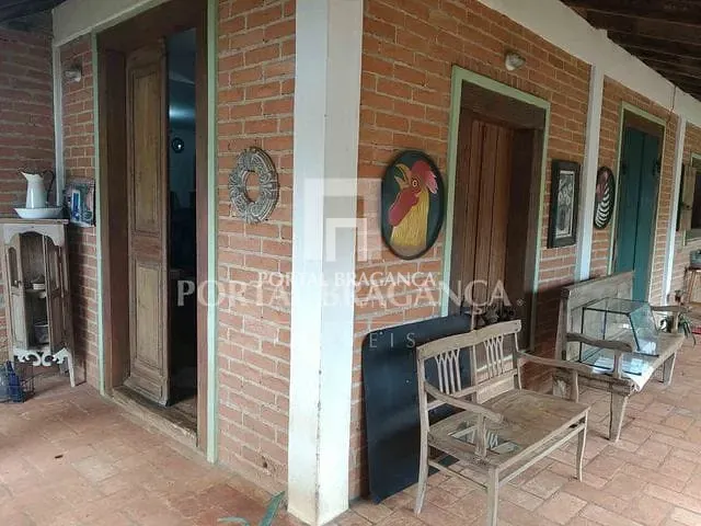 Sobrado com 1000m² 3 quartos e 3 banheiros, à venda, no bairro Jardim América em Bragança Paulista