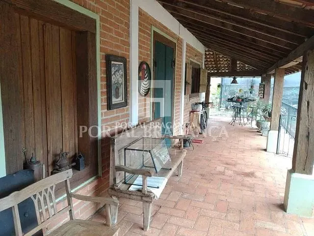Sobrado com 1000m² 3 quartos e 3 banheiros, à venda, no bairro Jardim América em Bragança Paulista