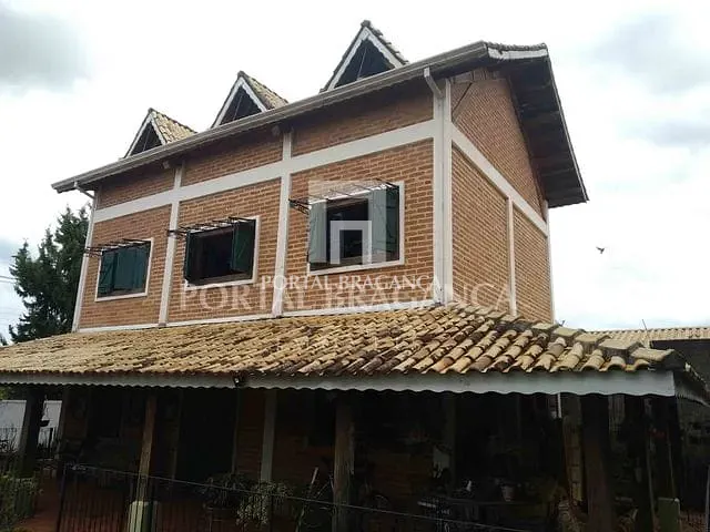 Sobrado com 1000m² 3 quartos e 3 banheiros, à venda, no bairro Jardim América em Bragança Paulista