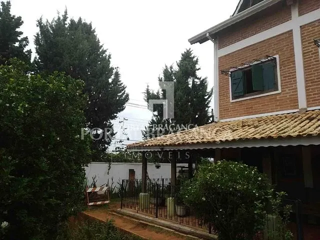 Sobrado com 1000m² 3 quartos e 3 banheiros, à venda, no bairro Jardim América em Bragança Paulista