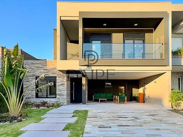 Sobrado com 300m² 4 quartos e 4 banheiros, à venda, no bairro centro  em Xangri-Lá