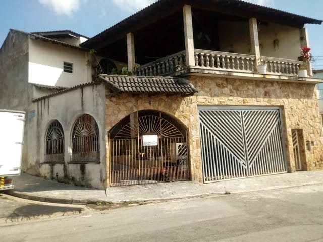 Sobrado com 582m² 5 quartos e 7 banheiros, à venda, no bairro Umuarama em Osasco