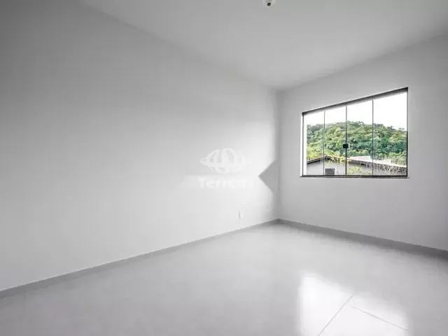 Sobrado 2 quartos e 2 banheiros, para alugar, no bairro Velha Central em Blumenau
