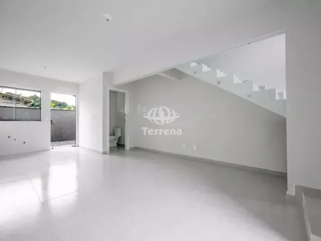 Sobrado 2 quartos e 2 banheiros, para alugar, no bairro Velha Central em Blumenau
