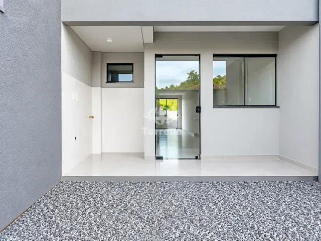 Sobrado 2 quartos e 2 banheiros, para alugar, no bairro Velha Central em Blumenau