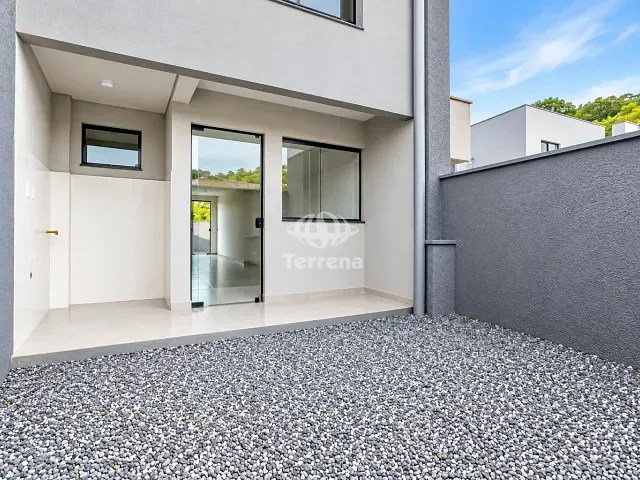 Sobrado 2 quartos e 2 banheiros, para alugar, no bairro Velha Central em Blumenau