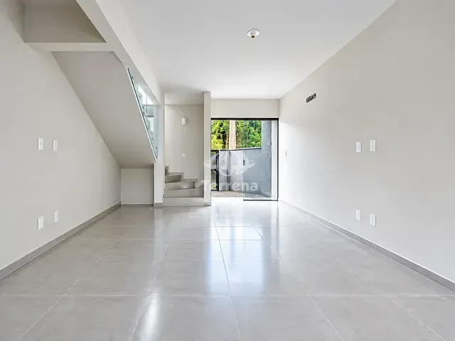 Sobrado 2 quartos e 2 banheiros, para alugar, no bairro Velha Central em Blumenau