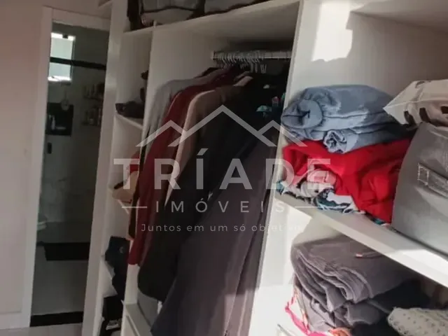 Sobrado com 180m² 3 quartos e 3 banheiros, à venda, no bairro Capela Velha em Araucária