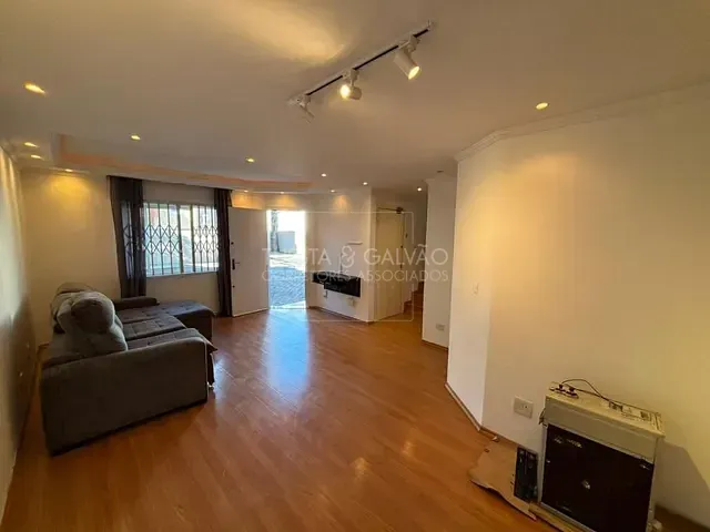 Sobrado com 143m² 3 quartos e 2 banheiros, à venda, no bairro Hauer em Curitiba